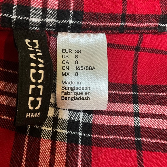H & M Divided Cropped Flannel Shirt. Size 8 - Picture 7 of 9